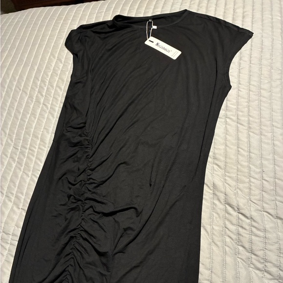 NewShows Dresses & Skirts - Elegant Black Ruched Short Sleeve Dress
